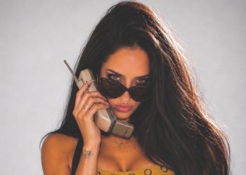 Nicole Dash Jones Turns Late-Night Emotion Into Cinematic Alternative Pop on “11:05”