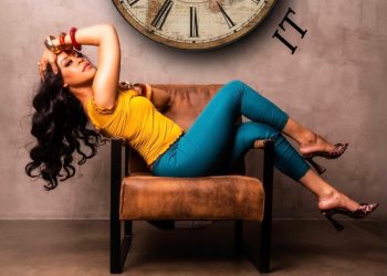 Amber Renee’s “Clock It” Is A Reminder That Confidence Never Goes Out Of Style