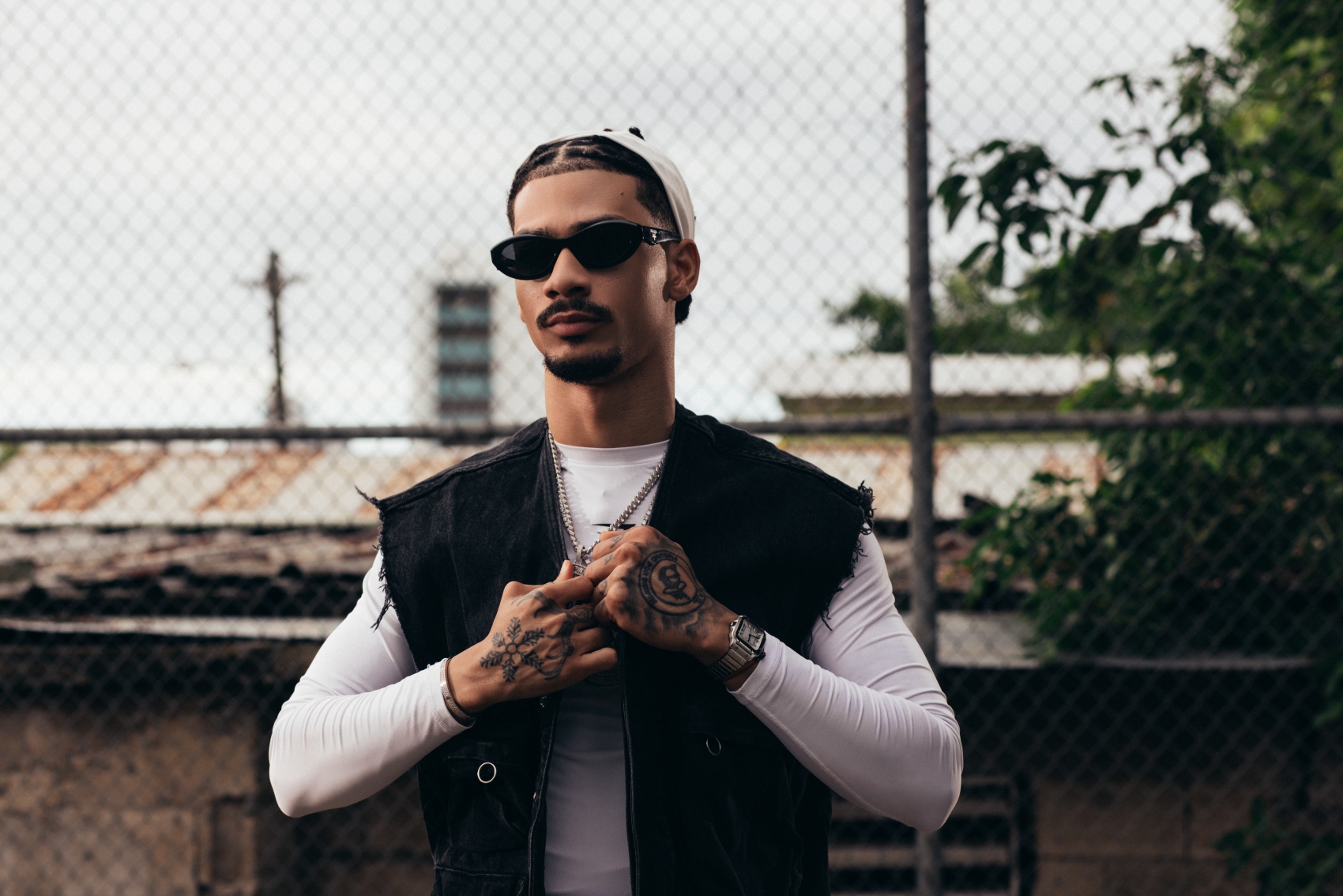 Marconi Impara Honors His Santurce Roots with the Explosive Release of “MAKARENA”