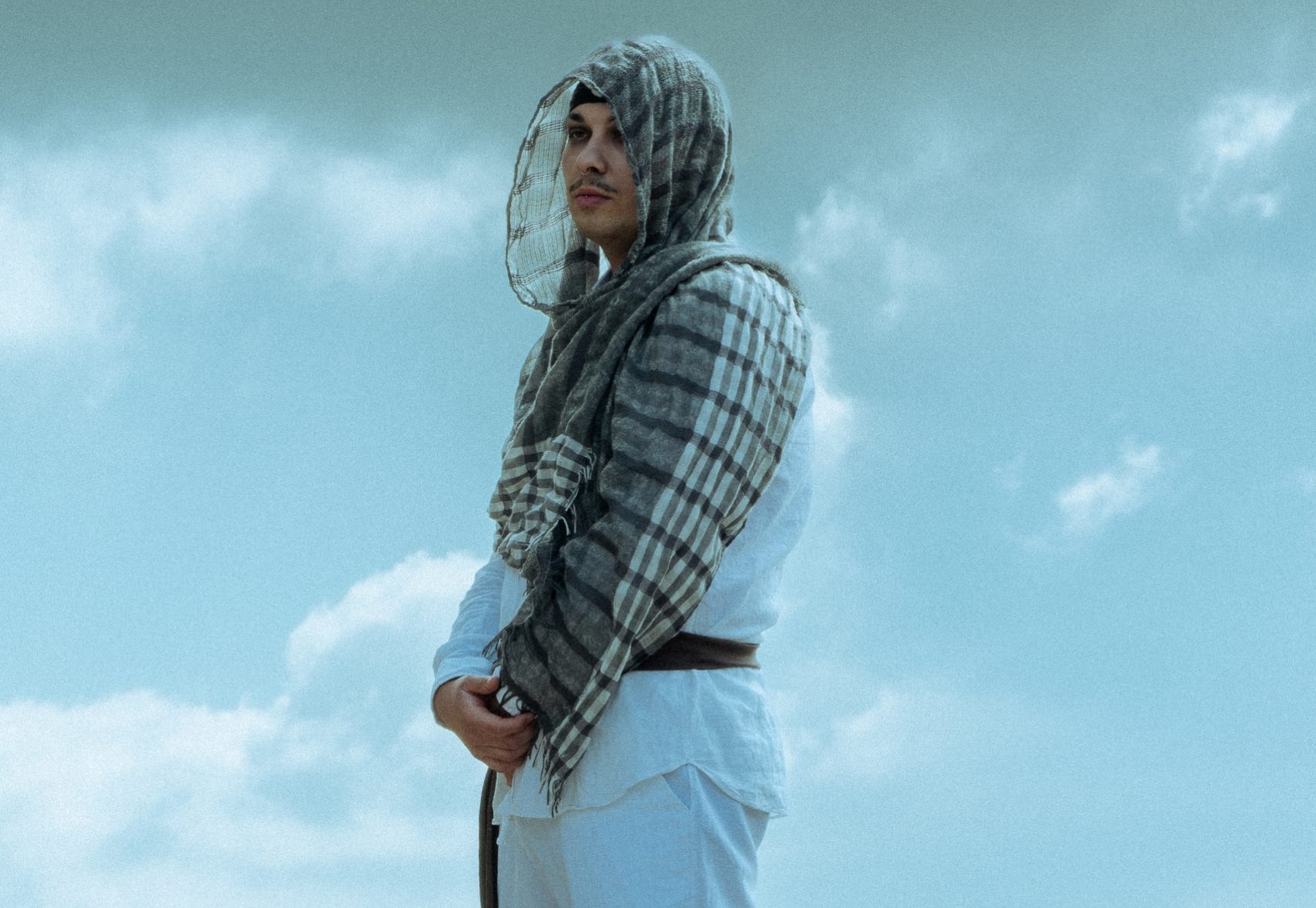 Surpo Finds Peace Beyond the Chaos on Intimate New Single “El Ruido Se Va”