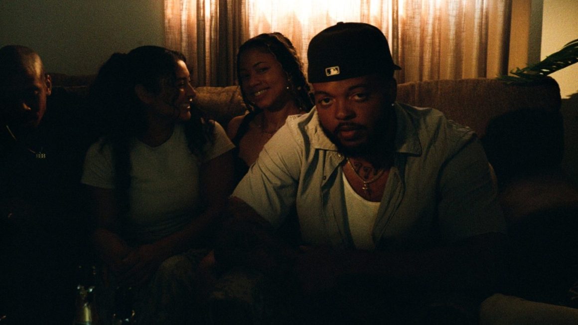 MoThoro Captures the Timeless Spirit of Los Angeles on “Yellow Album Nostalgia”