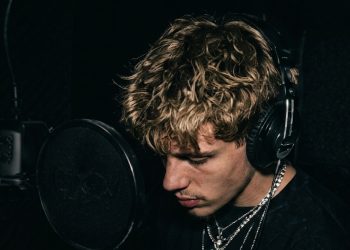 Studzfr Pushes Forward With Emotionally Charged Single "Just A Phase"