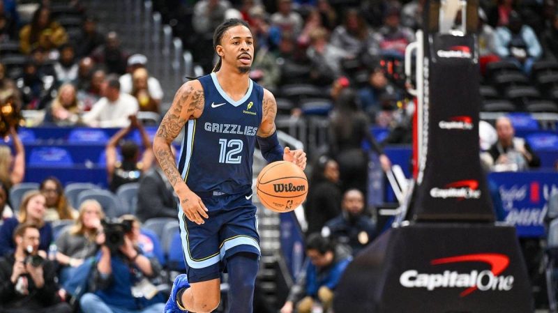 Ja Morant advances the ball for the Memphis Grizzlies against the Washington Wizards