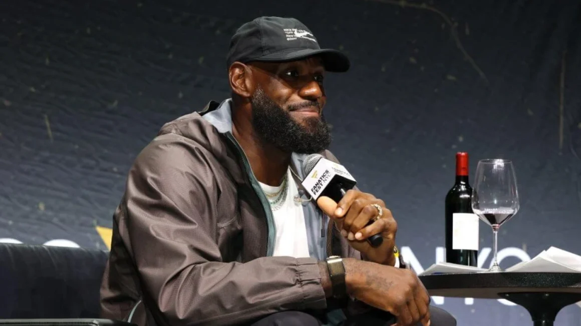 LeBron James Turns 2016 Cavaliers Reunion Into Launch of New Golf YouTube Channel