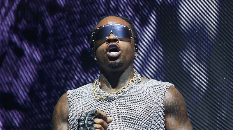 Gunna performs wearing sunglasses during his Wun World Tour in London.