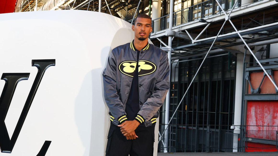 Victor Wembanyama - PARIS, FRANCE - JUNE 24: (EDITORIAL USE ONLY - For Non-Editorial use please seek approval from Fashion House) Victor Wembanyama attends the Louis Vuitton Menswear Spring/Summer 2026 show as part of Paris Fashion Week on June 24, 2025 in Paris, France. (Photo by Marc Piasecki/WireImage)