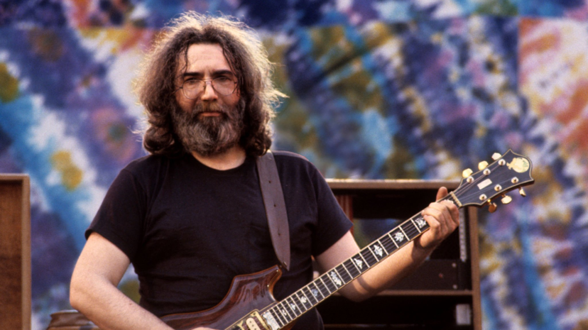 Jerry Garcia - BERKELEY, UNITED STATES - MAY 22: Jerry Garcia performing with the Grateful Dead at the Greek Theater in Berkeley on May 22, 1982. (Photo by Clayton Call/Redferns)