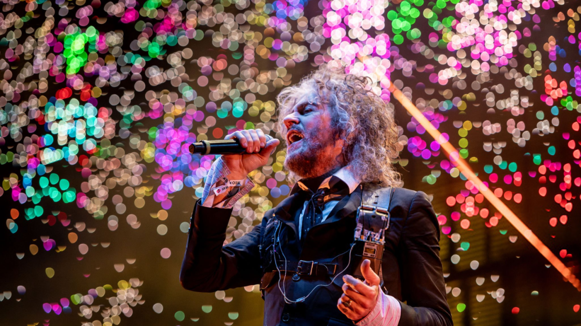 The Flaming Lips - LISBON, PORTUGAL - JUNE 19: Wayne Coyne of The Flaming Lips performs on the MEO stage during day 1 of MEO Kalorama festival on June 19, 2025 in Lisbon, Portugal. (Photo by Pedro Gomes/Redferns)