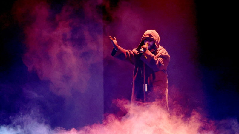 The Weeknd - LOS ANGELES, CALIFORNIA - FEBRUARY 02: (FOR EDITORIAL USE ONLY) The Weeknd performs onstage during the 67th GRAMMY Awards at Crypto.com Arena on February 02, 2025 in Los Angeles, California. (Photo by Amy Sussman/Getty Images)