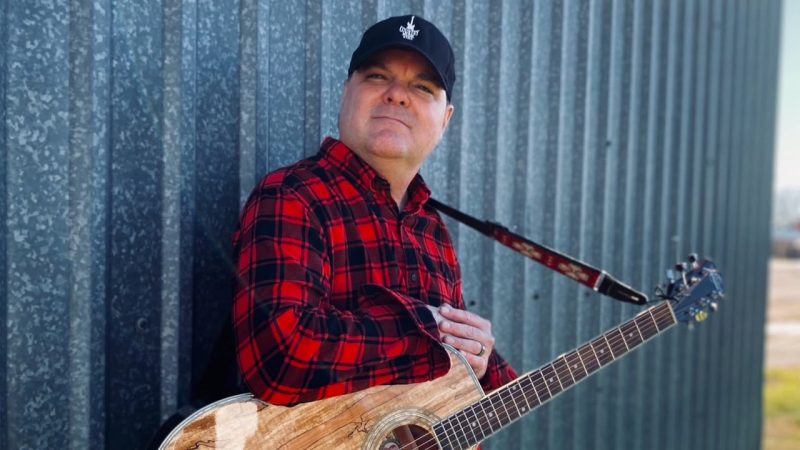 Todd Barrow Champions Hope and the Outlaw Country Spirit With “Sit Back and Breathe”